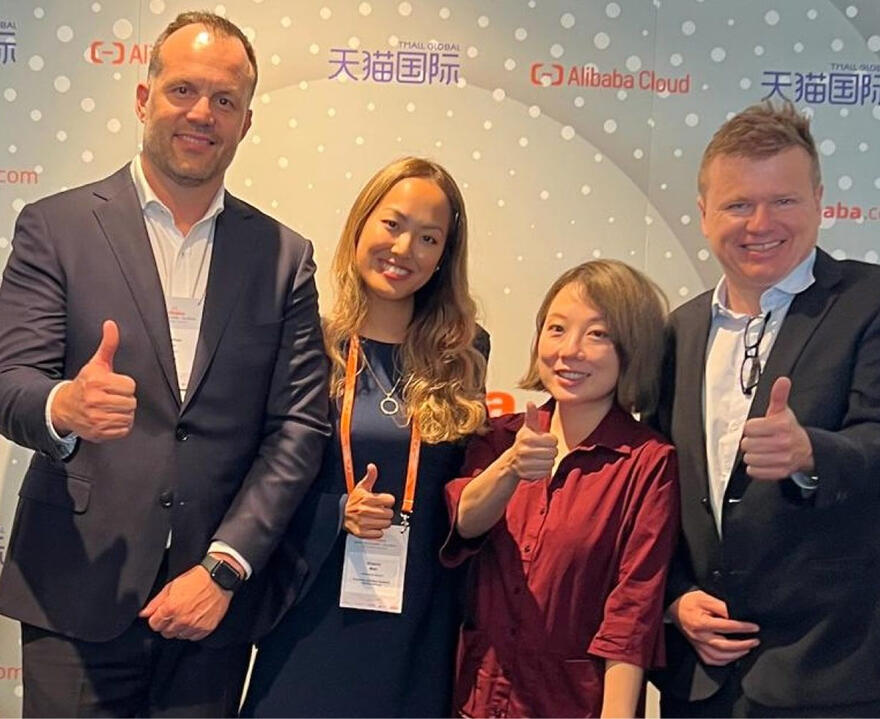 Pier Smulders & Maggie Yao - Alibabarwick Smith AO